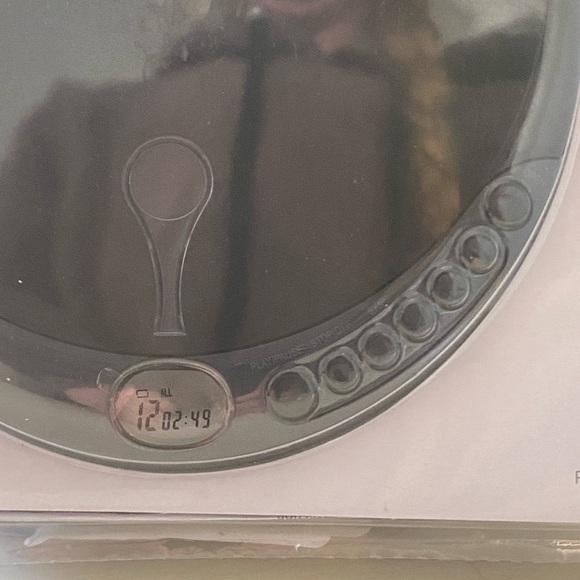 Vintage Portable CD player with Headphones. - Picture 5 of 7